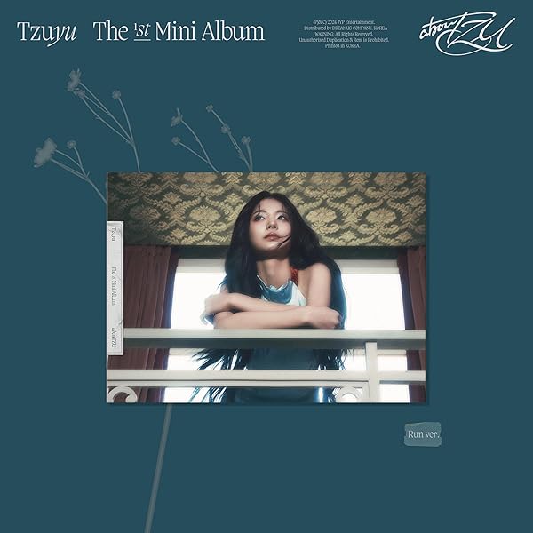Amazon.co.jp: ツウィ Tzuyu - abouTZU (1stミニアルバム) CD+予約販売