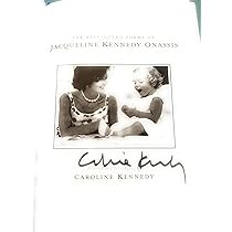 She Walks in Beauty: A Woman's Journey Through Poems : Kennedy