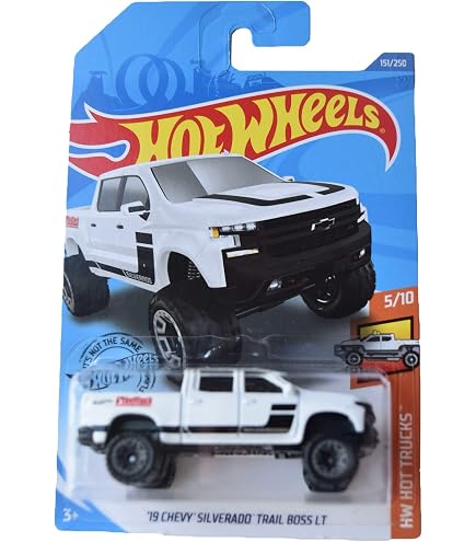 Hot Wheels '19 Chevy Silverado Trail Boss LT Green Camo - 1:64 Scale Die-Cast (Baja Blazers Series)