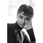 オードリー・ヘプバーン iPhone(640×960)壁紙 トライエックス オードリー・ヘプバーン 2022年 カレンダー オードリー・ヘプバーン iPhone(640×960)壁紙 トライエックス オードリー・ヘプバーン 2022年 カレンダー