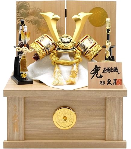 Amazon | 久月作 8号 金小札緋糸縅ノ彫金兜 庭園二曲屏風収納台飾り