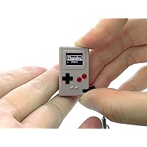 【新品 2個セット】Thumby プログラム可能なキーチェーン（ピンク） Amazon | TinyCircuits Thumby (グレー) 小さなゲーム機 プレイ
