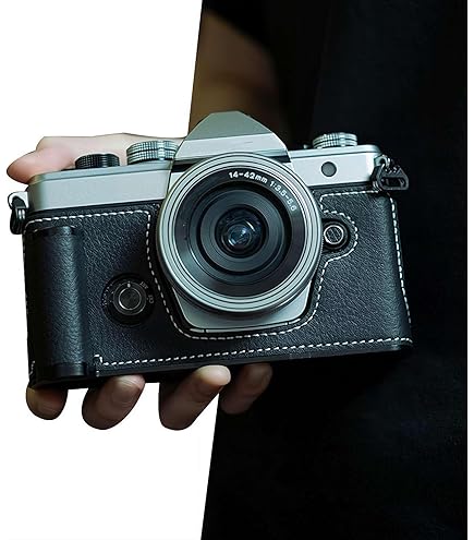 【ジャンク品】オリンパス　OM-3Ti　シューカバー、本革ストラップ、説明書付き OM system OM-3 シリーズ - Kaza-deluxe