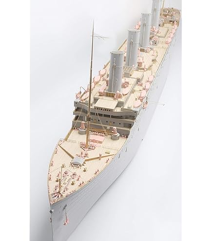 トランペッター　1/200 RMSタイタニック Amazon | トランペッター(TRUMPETER) 1/200 R.M.S.タイタニック号(LED