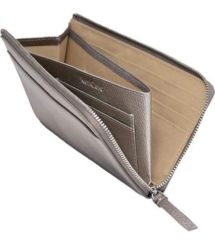 Amazon.co.jp: 巡音ルカ 本革ラウンド財布 缶バッジ付き SOLWA