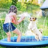 DIATO 噴水マット 犬用 子供用 プレイマット 水遊び用 夏用 0.45mm 厚み 耐久性あり アップグレード版 バスプール ペット夏の屋外水おもちゃ 裏庭用 噴水プレイマット (ブルー 直径150cm) [並行輸入品]
