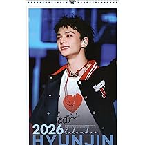 Amazon | ヒョンジン グッズ 大判 壁掛け カレンダー 2026年 (令和8年