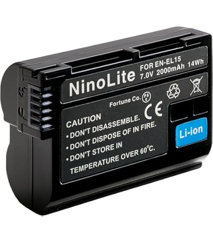 Nikon D7200 ボディ+非純正バッテリーパック Amazon | WELLSKY MB-D15 マルチパワーバッテリーパック 互換品