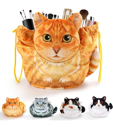 アクションフィギュア　クレイジーキャットレディ Amazon.com: Accoutrements Crazy Cat Lady Action Figure
