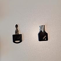 ガチャ機　カードガチャ　手動式自動販売機　鍵交換済み Amazon | Kurflo ガチャマシン 2段式 付属品 鍵 鍵交換 カギ