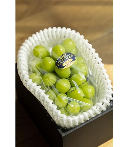 Amazon.co.jp: シャインマスカット 岡山県産 400g 青秀品 1房 晴王