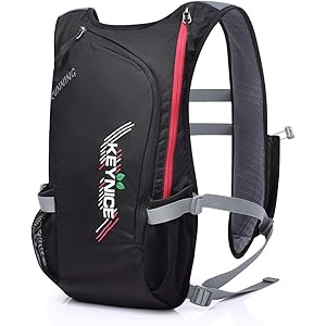 超軽量 KEYNICE ランニングバッグ マラソンリュック デイパック 防水 光反射 5Lハイドレーション収納可 通気…