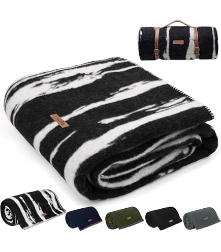 Amazon｜Hudson Bay 8 Point Blanket, Scarlet with Black Stripes by