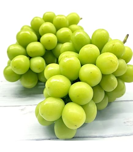 Amazon.co.jp: 山梨県産 こがらしシャインマスカット 1kg箱（1〜2房