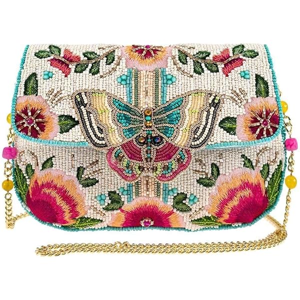 MARY FRANCES メアリーフランシス ハート型ビーズクラッチバッグ MARY FRANCES メアリーフランシス ハート型ビーズクラッチバッグ