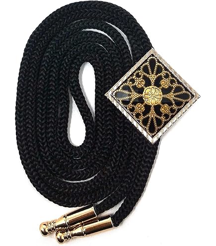 糸魚川翡翠♢勾玉浮かし彫りループタイ