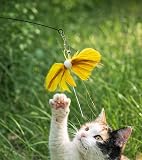 HOLYCAT 猫 じゃらし 羽根付き 蝶々 猫 おもちゃ ネコオモチャ ねこじゃらし 羽根 天然羽 頑丈 釣竿 ワイヤー 木製のハンドル 猫玩具 一人遊び 猫のおもちゃ 黄色
