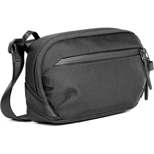 Amazon | [エアー] Ultra Collection Day Sling 3 Ultra ボディバッグ