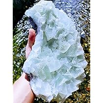 希少フローライト 蛍石　3キロ 楽天市場】超透明高発色【蛍光フローライト ポイント】重さ80g