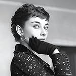 オードリー・ヘプバーン iPad壁紙 トライエックス オードリー・ヘプバーン 2022年 カレンダー オードリー・ヘプバーン iPad壁紙 トライエックス オードリー・ヘプバーン 2022年 カレンダー