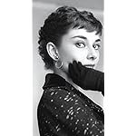 オードリー・ヘプバーン iPhoneSE/5s/5c/5 壁紙 視差効果 トライエックス オードリー・ヘプバーン 2022年 カレンダー オードリー・ヘプバーン iPhoneSE/5s/5c/5 壁紙 視差効果 トライエックス オードリー・ヘプバーン 2022年 カレンダー