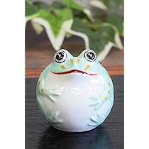 Amazon.co.jp: 和座の蔵 開運 カエル 置物 九谷焼 玉かえる 水色 陶器