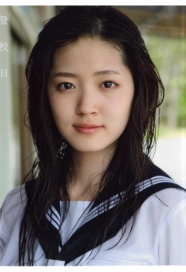 Amazon.co.jp: 鈴木愛理写真集『愛理』 DVD付き : アライ テツヤ: 本