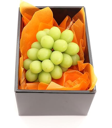 Amazon.co.jp: 美和姫 3房 約2.4kg 約800g ×3房 山梨 シャイン