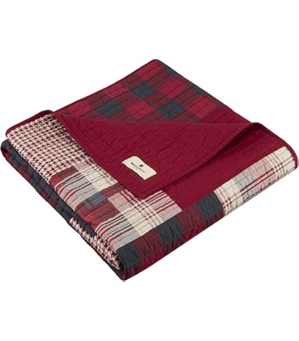 Amazon｜Hudson Bay 8 Point Blanket, Scarlet with Black Stripes by