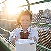 生駒里奈ファースト写真集『君の足跡』　屋上で手紙を渡す