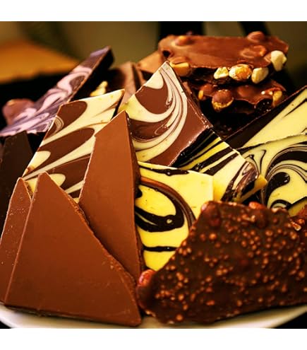 Amazon | 【1袋】伊都きんぐ あまおう苺のゴロゴロ割れチョコ 450g