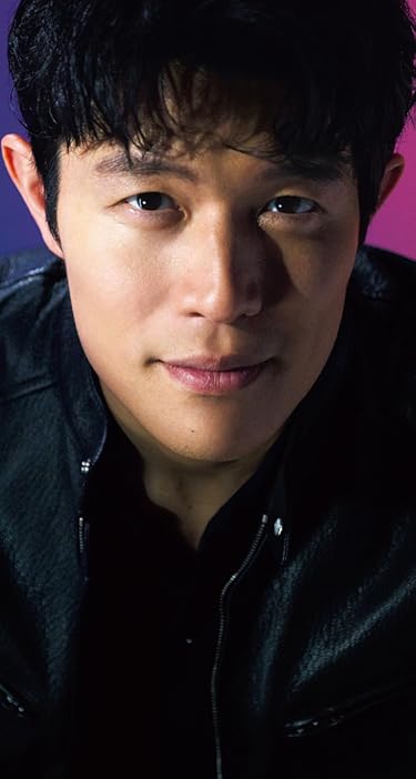 鈴木亮平  iPhone/Androidスマホ壁紙(744×1392)-1 - AERA8/4号