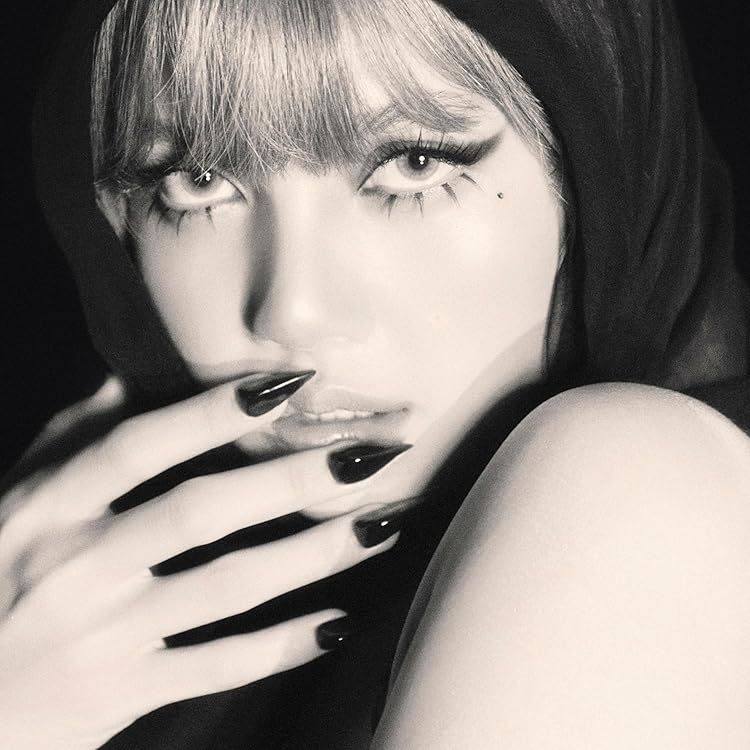 Amazon.co.jp: [GOLD Ver.] BLACKPINKのリサ 初ソロアルバム - LALISA