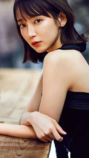 吉岡里帆  iPhone/Androidスマホ壁紙(720×1280)-1 - 東京カレンダー 2025年 10月号