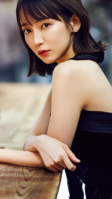 吉岡里帆  iPhone/Androidスマホ壁紙(750×1334)-1 - 東京カレンダー 2025年 10月号