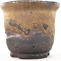 茶色の陶器製四角鉢　落款あり 中型 茶色の陶器製四角鉢 落款あり 中型