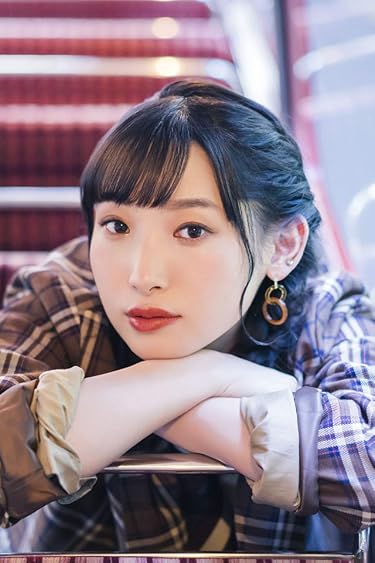 女性声優 - タータンチェックのスーツ