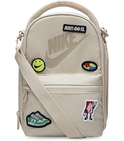 Amazon | Nike パッチ断熱ランチバッグ、スタジアムグリーン