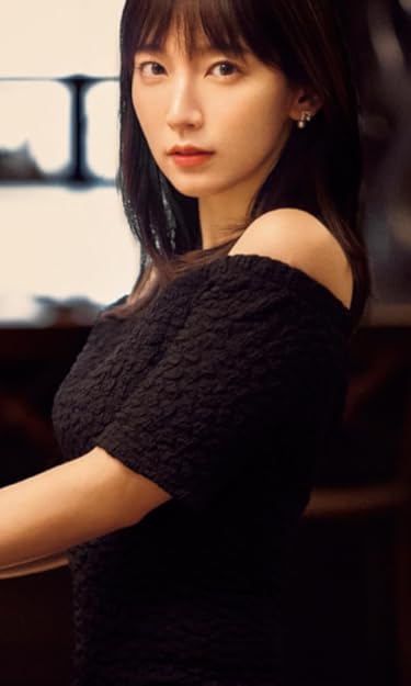 吉岡里帆  iPhone/Androidスマホ壁紙(480×800)-1 - 東京カレンダー 2023年 10月号