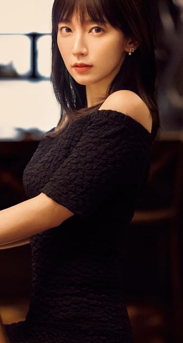 吉岡里帆  iPhone/Androidスマホ壁紙(744×1392)-1 - 東京カレンダー 2023年 10月号