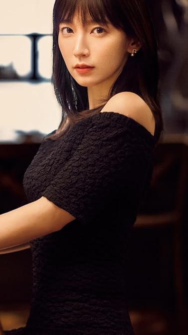 吉岡里帆  iPhone/Androidスマホ壁紙(750×1334)-1 - 東京カレンダー 2023年 10月号