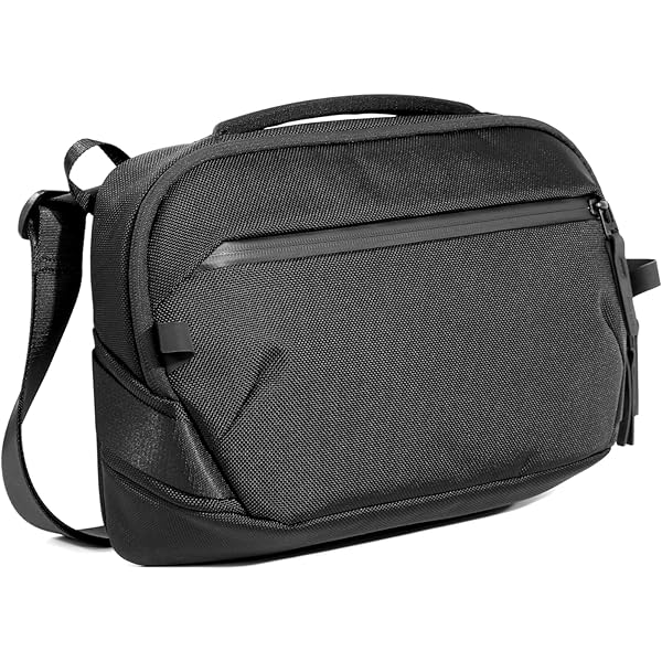 Amazon | [エアー] Ultra Collection Day Sling 3 Ultra ボディバッグ