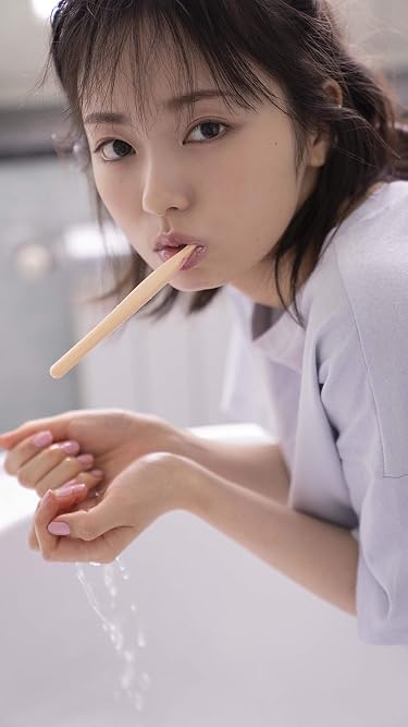 女性アイドルグループ - 今泉佑唯 歯磨き