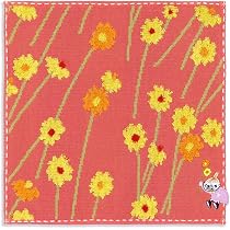 Amazon｜MOOMIN(ムーミン) お花摘みリトルミイ タオルハンカチ レッド
