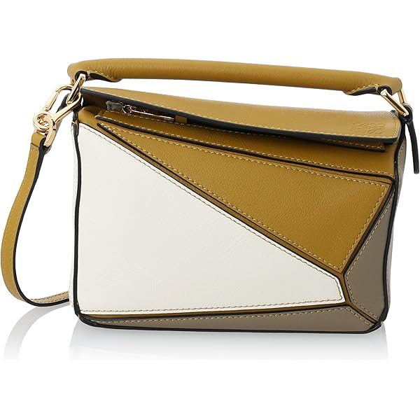 LOEWE ベージュ ショルダーバッグ LOEWE ベージュ ショルダーバッグ