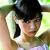 乃木坂46 Ipad壁紙 井上 小百合 いのうえ さゆり 黄色のセーター 女性タレント スマホ用画像