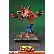 Amazon | First 4 Figures クラッシュ・バンディクー:クラッシュ16