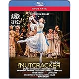 英国ロイヤル・バレエ《くるみ割り人形》 ピーター・ライト版 [Blu-ray]