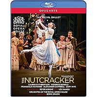 英国ロイヤル・バレエ《くるみ割り人形》 ピーター・ライト版 [Blu-ray]