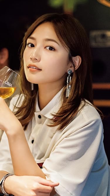 川口春奈  iPhone/Androidスマホ壁紙(720×1280)-1 - 東京カレンダー 2024年 11月号
